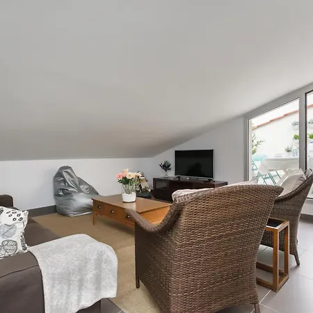 Cornellalux Apartment *